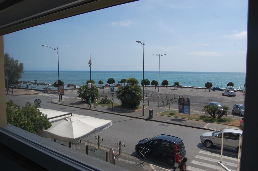 La Madegra Seasuite Salerno Zimmer foto